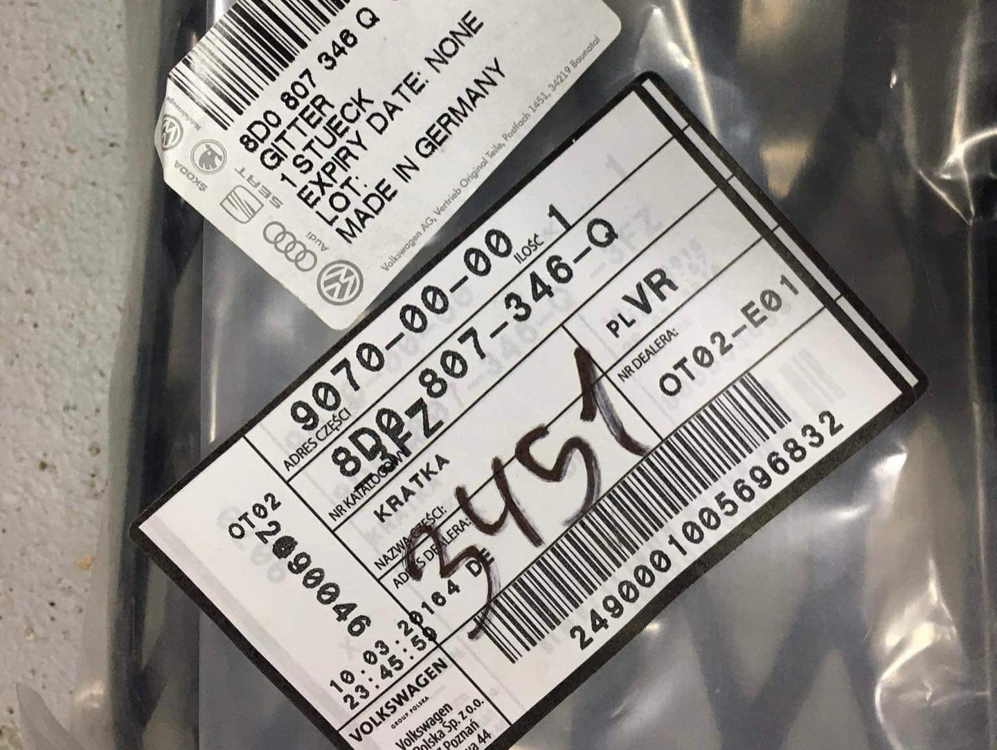 Brand new Oem B5 RS4 Front bumper grills - Image 3